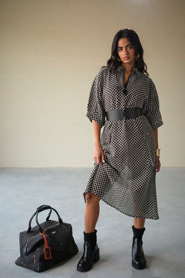 CROCHET TRAVELLERS DRESS-BLACK